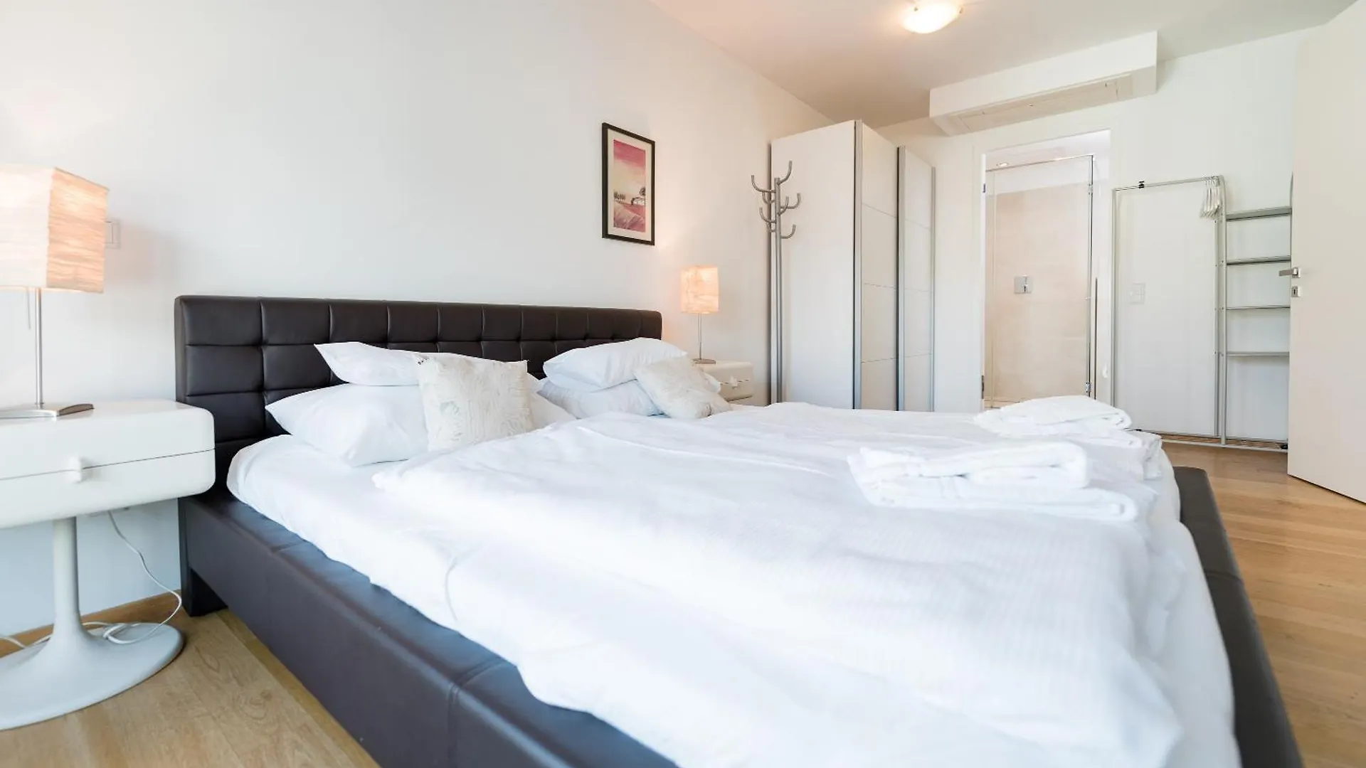 Apartments Next To Vienna Stateopera With Aircondition