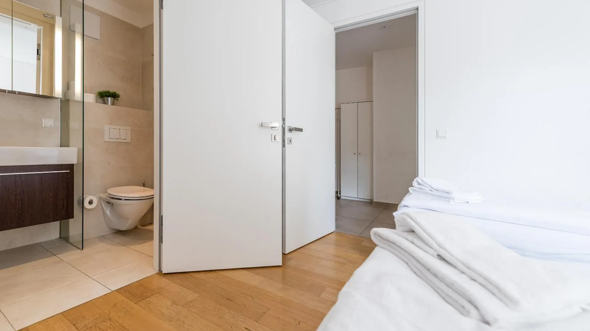 Apartments Next To Vienna Stateopera With Aircondition