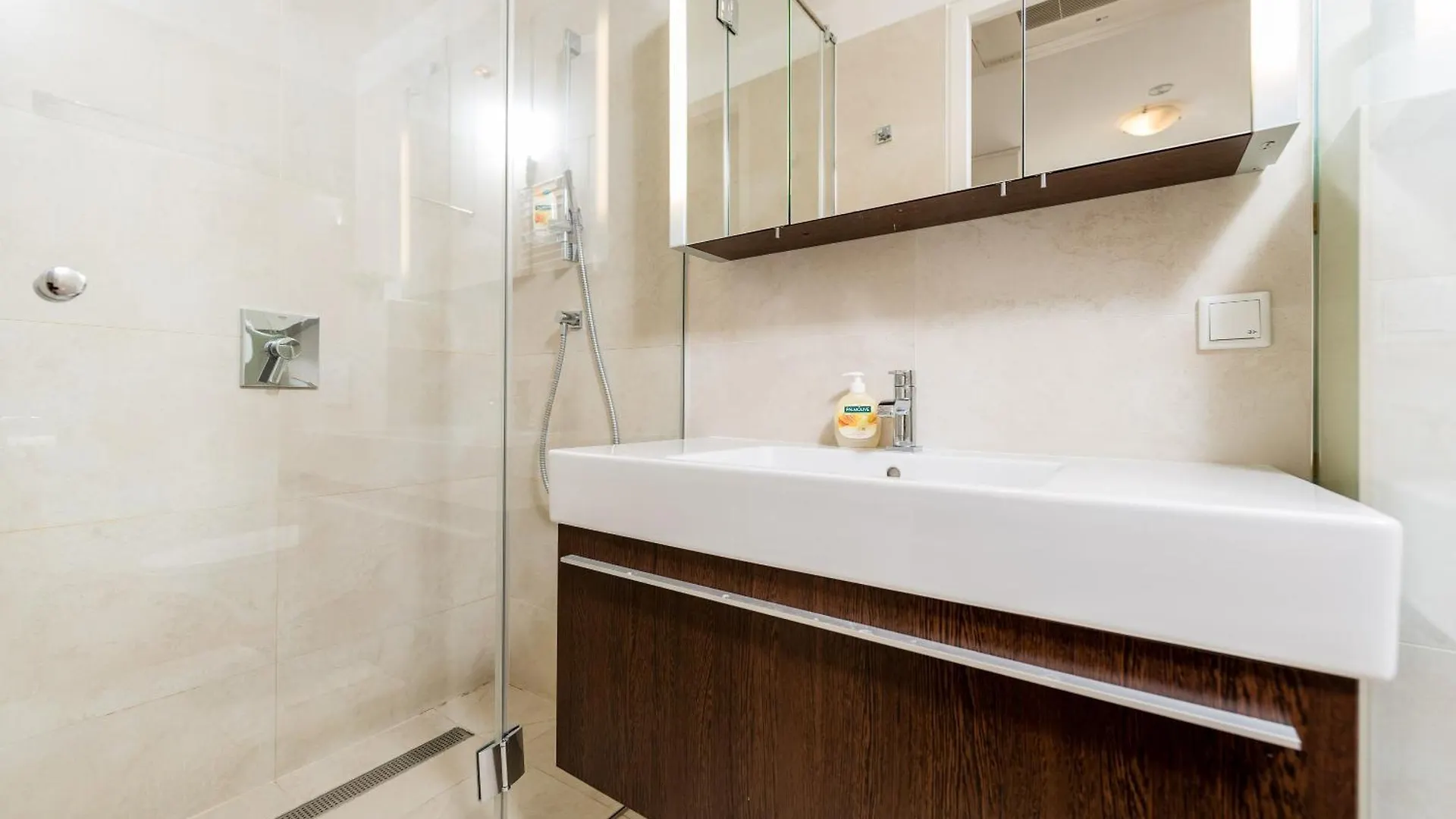 Apartments Next To Vienna Stateopera With Aircondition 0*,  Austria
